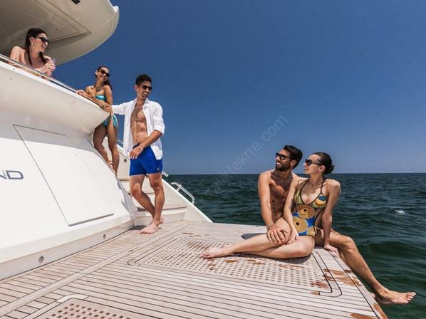 Yacht Gallery