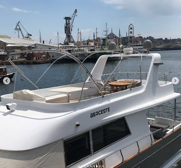 Yacht Gallery