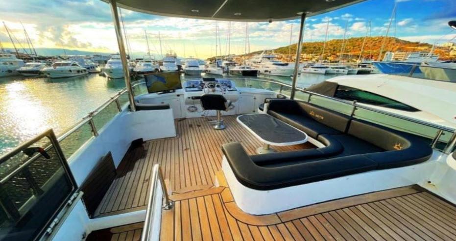 Yacht Gallery