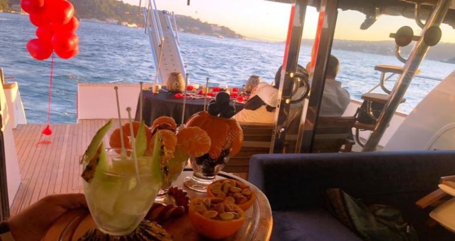 Yacht Gallery