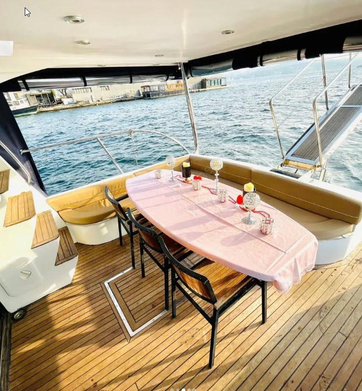 Yacht Gallery