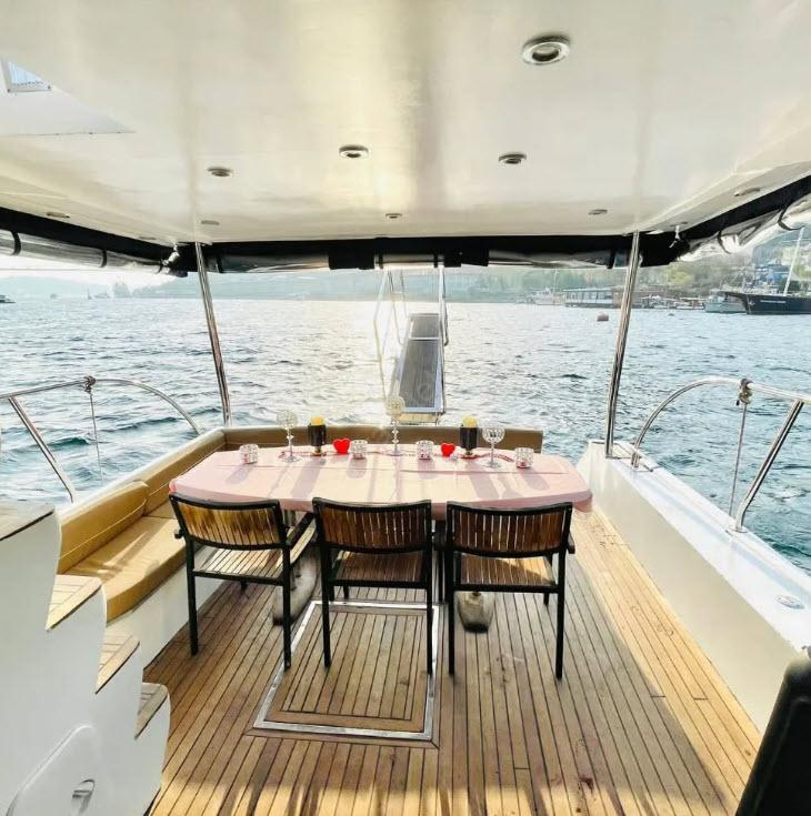 Yacht Gallery