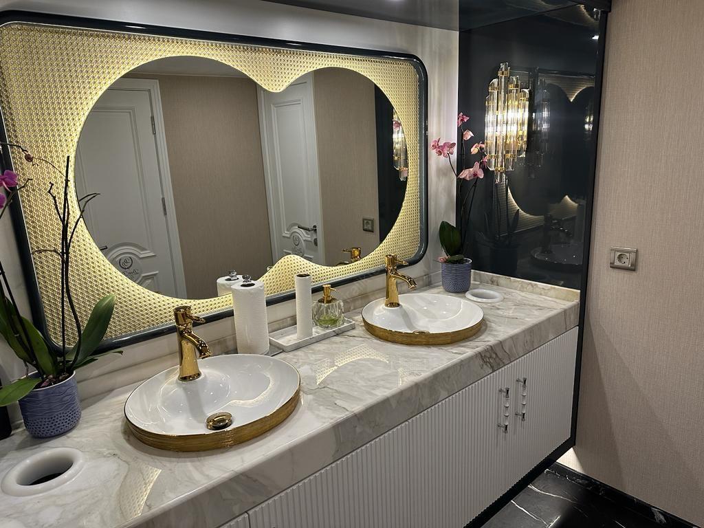 Yacht Gallery