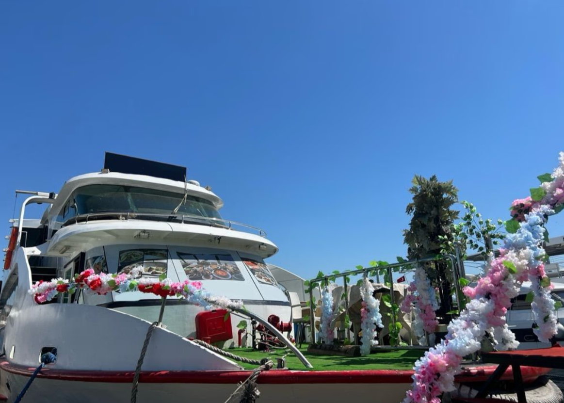 Yacht Gallery