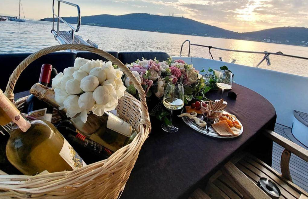 Yacht Gallery