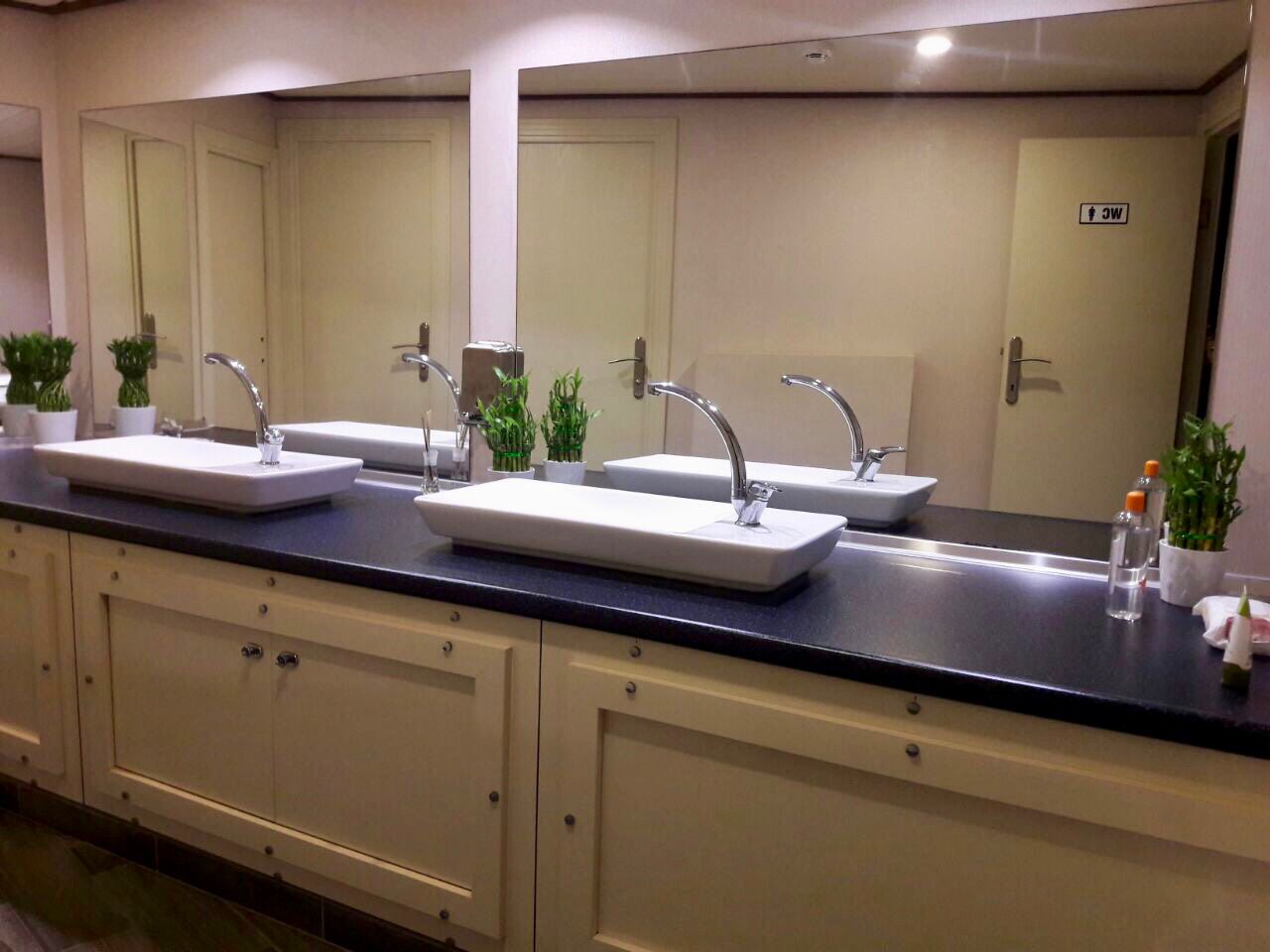 Yacht Gallery