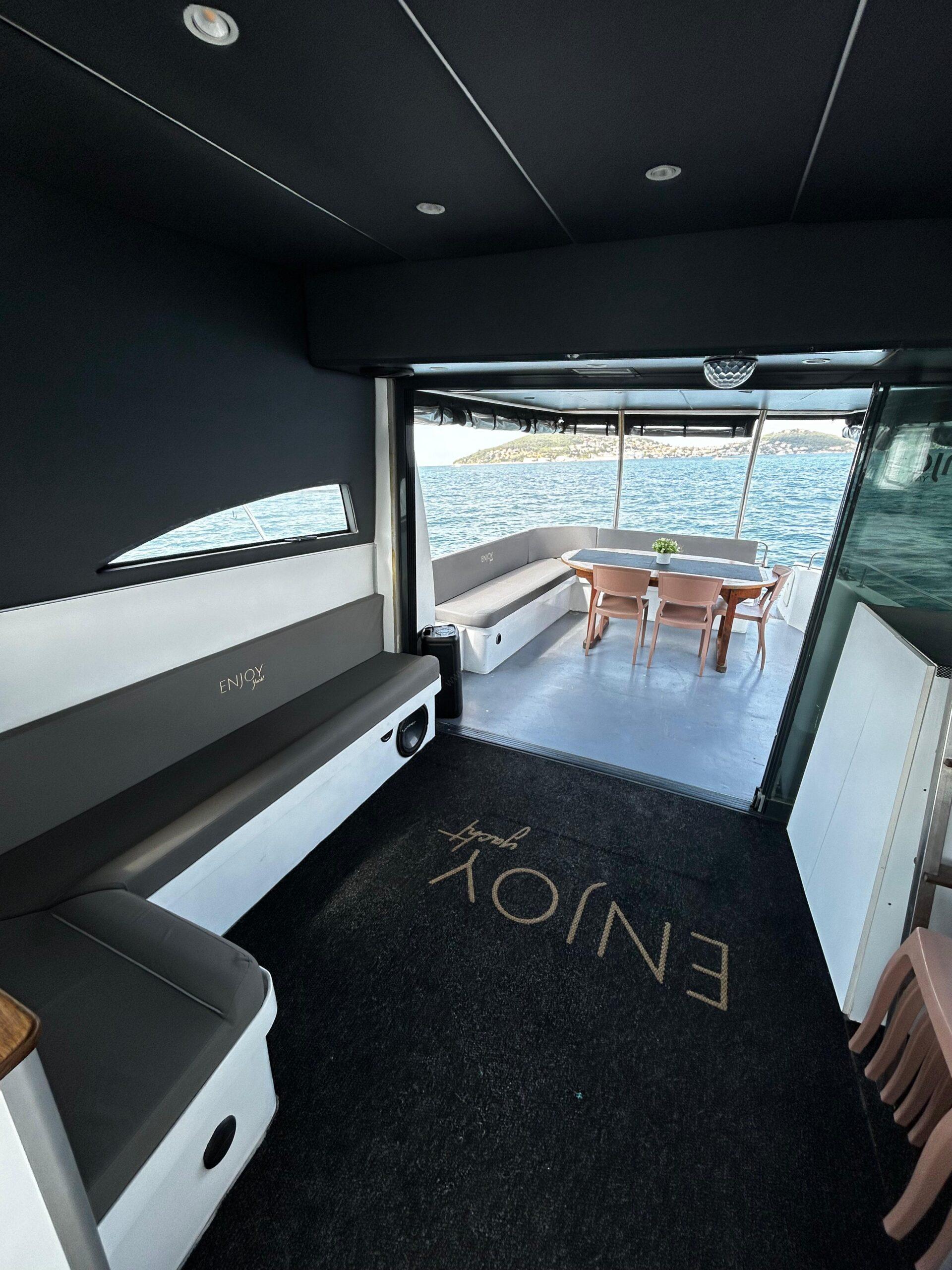 Yacht Gallery