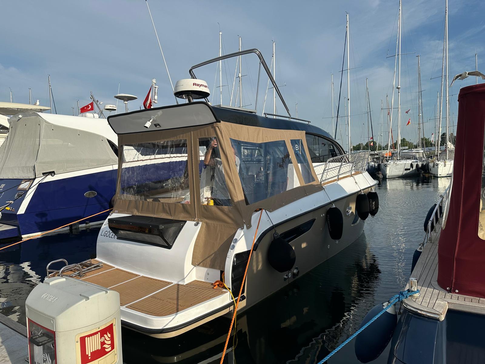 Yacht Gallery