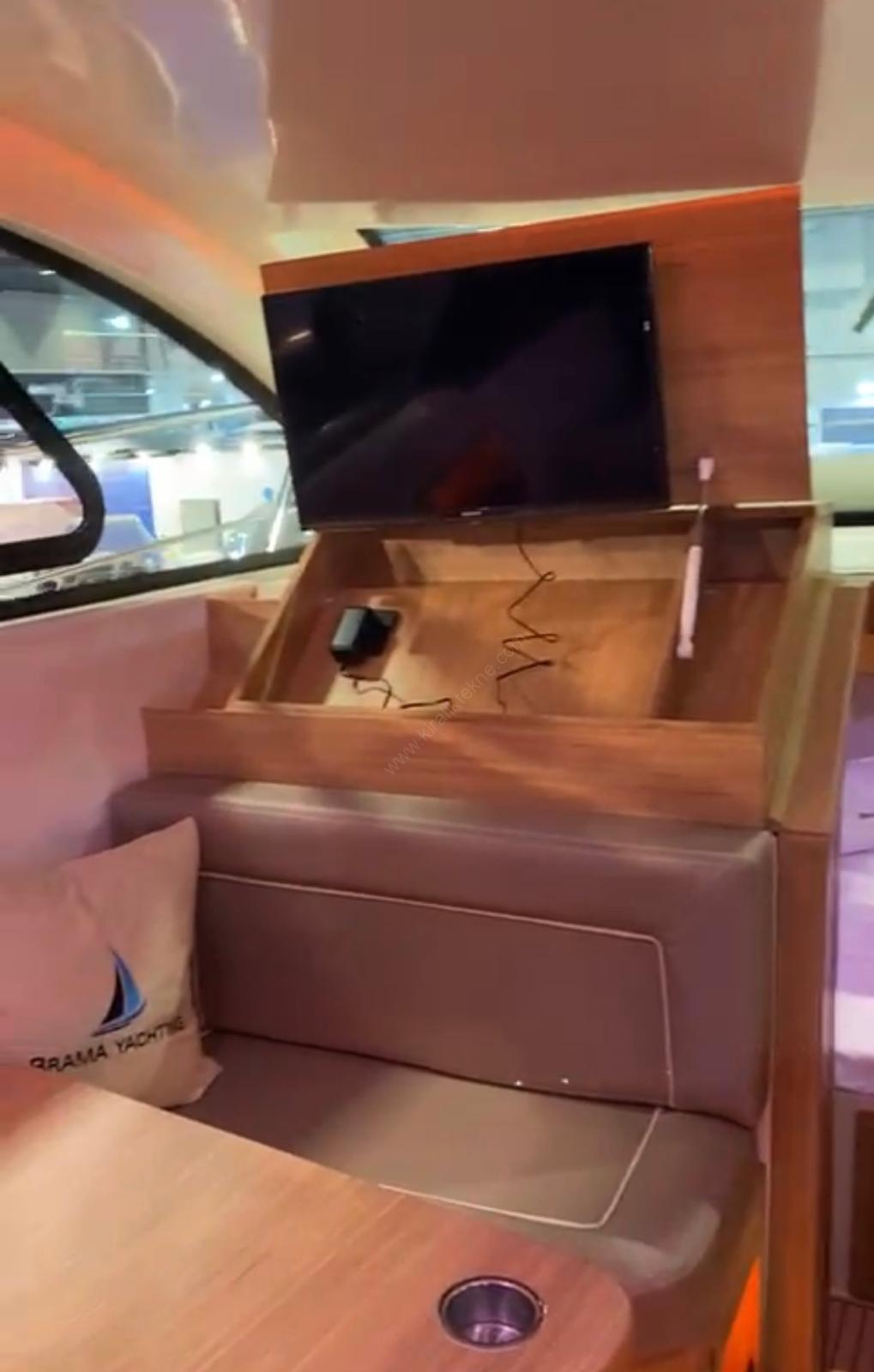 Yacht Gallery
