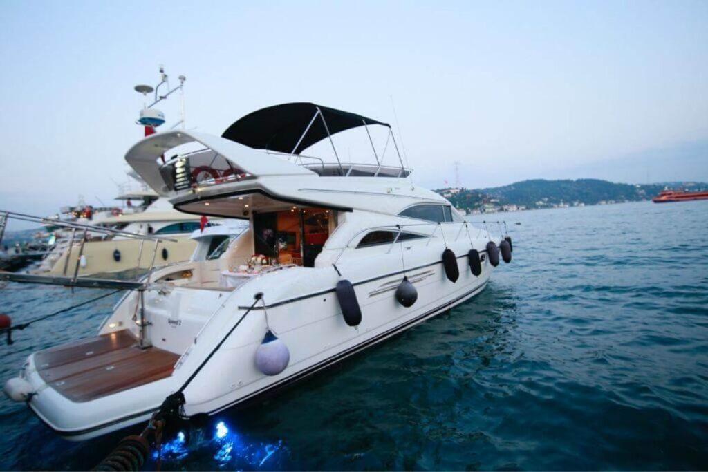 Yacht Gallery