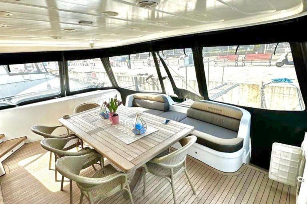 Yacht Gallery