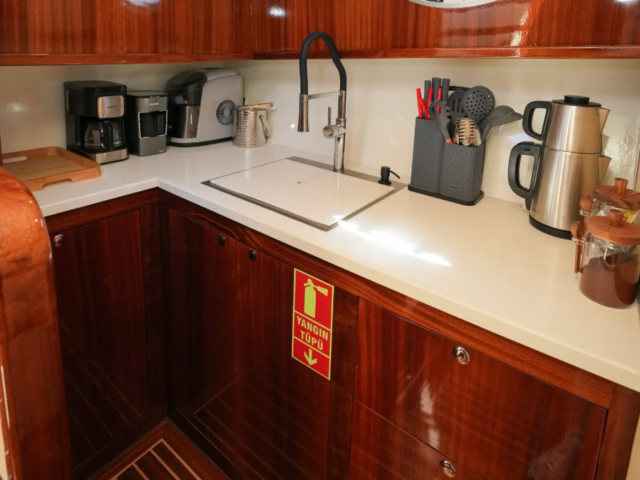 Yacht Gallery